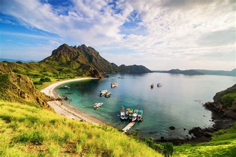 5 Reasons to Visit Komodo National Park (Indonesia) - Mapping Megan