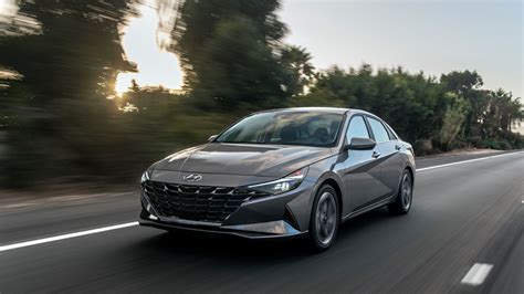 First drive review: 2021 Hyundai Elantra Hybrid is a 54-mpg tech and ...