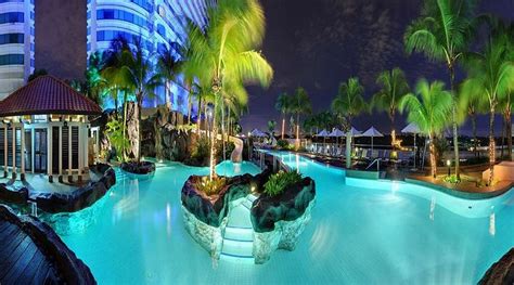 Hilton Kuala Lumpur Pool Pictures & Reviews - Tripadvisor