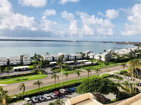 Clearwater Beach Condo rental: Beautiful ocean front condo