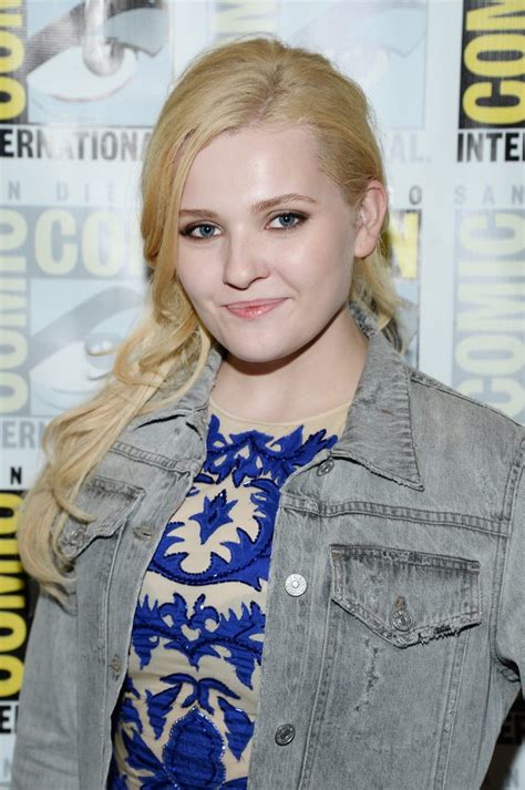 Abigail Breslin at Comic-Con - The Hollywood Gossip