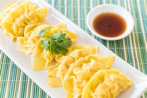 Free Photo | Steamed shrimp dumplings dim sum