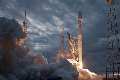 White rocket ship, SpaceX, rocket, Falcon 9, smoke HD wallpaper | Wallpaper Flare