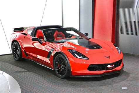 Red C7 Chevrolet Corvette Z06 Arrives in Dubai! - GTspirit