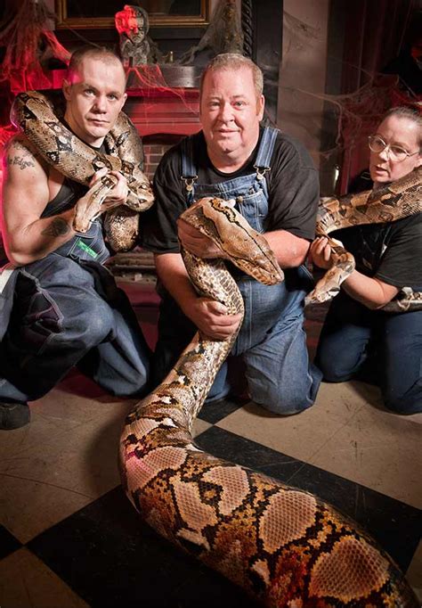 Longest snake in captivity ever | Guinness World Records