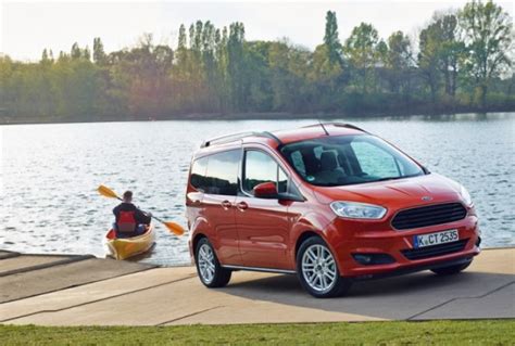 Ford Tourneo Courier | Reviews | Complete Car