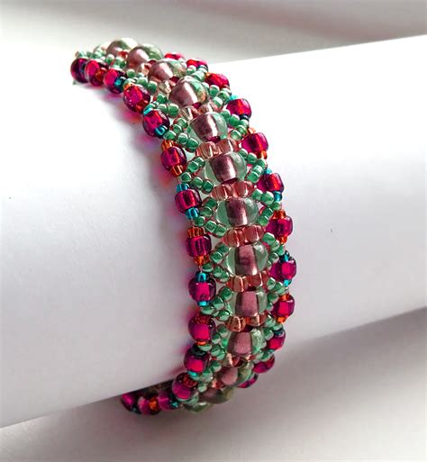 Free pattern for amazing beaded bracelet Magic Forest | Beads Magic