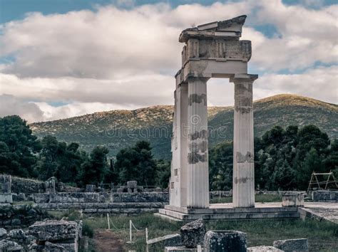 Temple Of Asclepius In Rome Stock Photo - Image of religion, historic ...