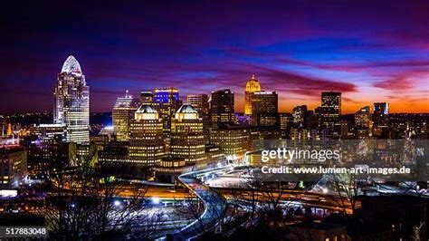 Cincinnati Skyline Night Photos and Premium High Res Pictures - Getty ...