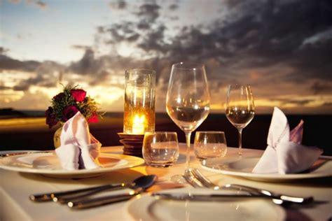 Romantic Dinner Ideas To Combine With White Wine - Fitneass