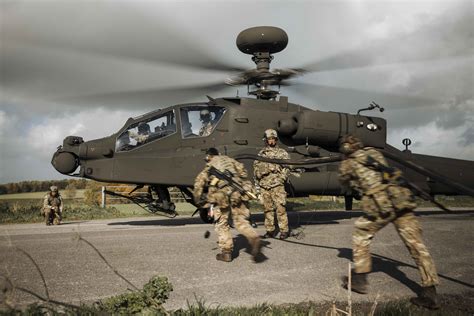 New Apache trains to fight on the modern battlefield | The British Army