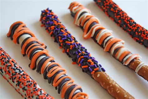 Halloween Pretzel Rods | Catch My Party