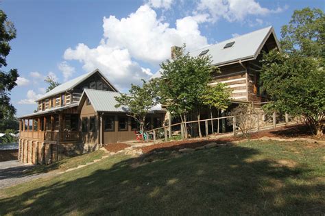 Guntersville Lake Cabins | Lake Guntersville cabin rental Sleeps 27