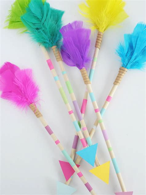 9 Simple Feather Craft Ideas | Fun365