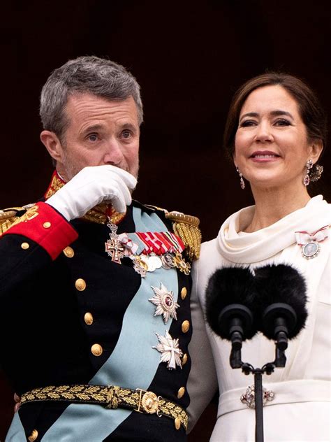 Queen Mary, King Frederik X Denmark coronation: Telling moment as crowd ...