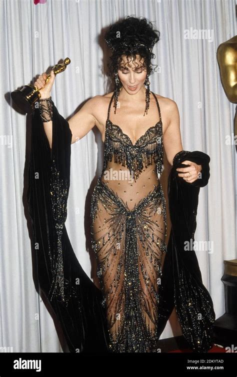 Cher 1988 oscar hi-res stock photography and images - Alamy