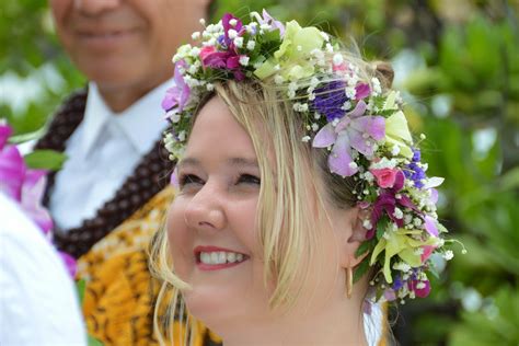 Hawaii Wedding Flowers: Beautiful Haku Lei