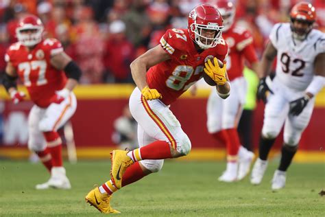 2022 fantasy football rankings: Travis Kelce is top tight end yet again