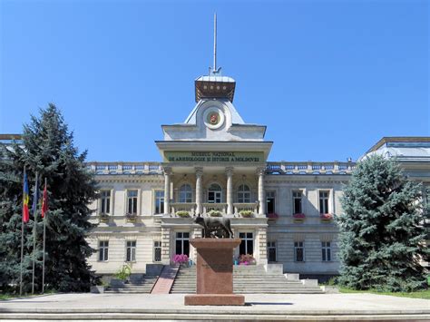 National Museum of History of Moldova | Sightseeing | Chisinau