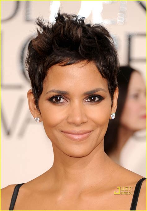 COOL WALLPAPERS: Halle Berry 2011