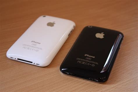 Black & White iPhone 3GS Comparison | Comparison of the new … | Flickr