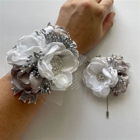 Corsage and Boutonniere Set - Etsy