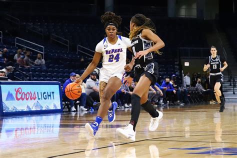 Women’s basketball: Aneesah Morrow named AP Second-Team All-American - The DePaulia