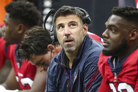 Titans name Mike Vrabel next head coach