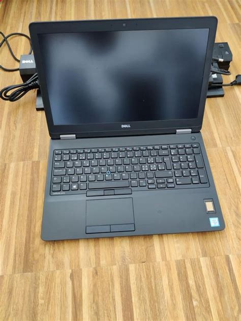 Dell Latitude E5570 & 2x Dockingstation | Kaufen auf Ricardo