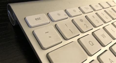 Fix the tilde key on Mac with Automator and keyboard shortcuts :: Ilya Bezdelev