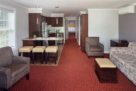 GOLDEN GABLES INN - Updated 2024 Prices & Motel Reviews (North Conway, NH)