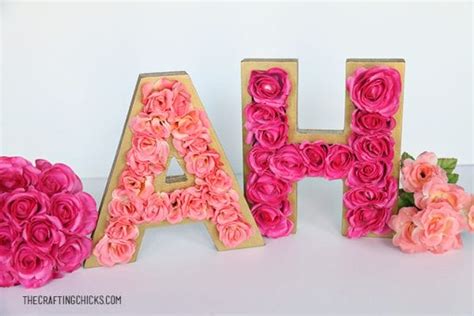 DIY Floral Monogram - The Crafting Chicks