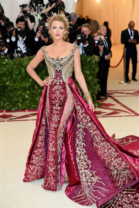 Blake Lively in Versace 2018 | Met gala dresses, Iconic dresses, Met gala outfits