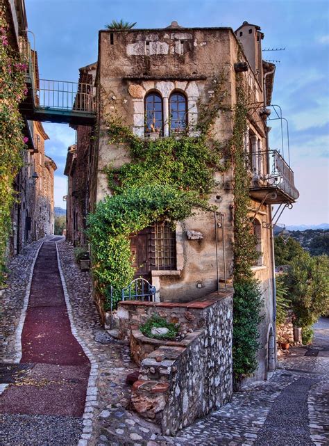 House in Saint Paul de Vence | Beautiful places, Medieval houses ...