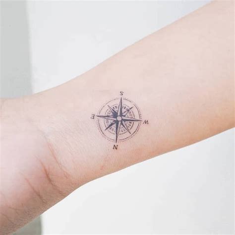 27 Gorgeous Compass Tattoo Ideas