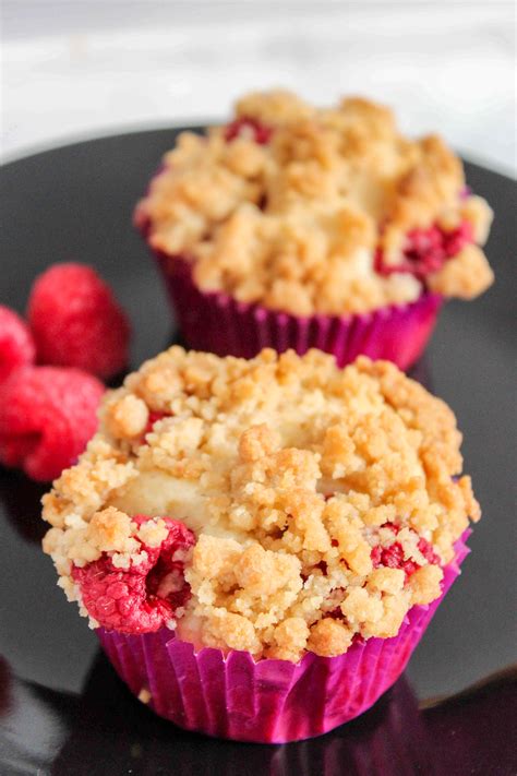 Raspberry Muffins With Streusel - Baking Beauty