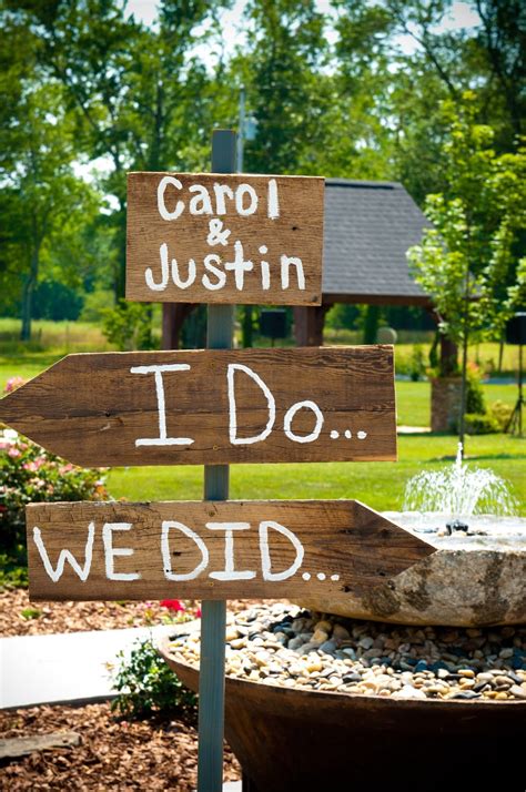 The Sweetest Nest : DIY rustic wedding signs