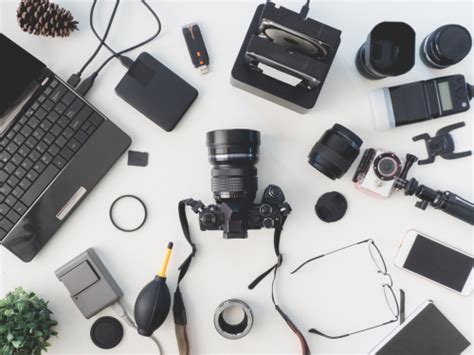 12 Important DSLR Camera Accessories You Should Have in Your Bag - Photo Video Lounge