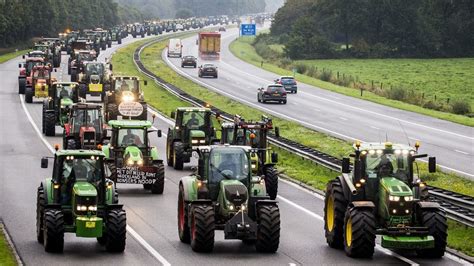 Dutch farmers clog highways in protest at politicians labeling them climate change problem — RT ...