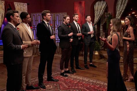 'The Bachelorette' Season 19 Cast Partied at a Bar With a Sign Slamming ...