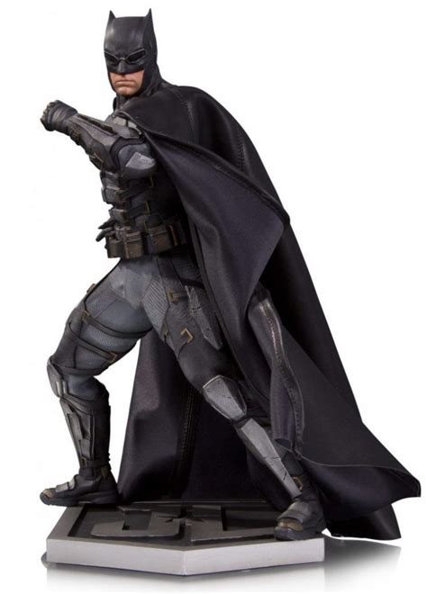 DC Collectibles Statues Offer a Closer Look at the Justice League ...