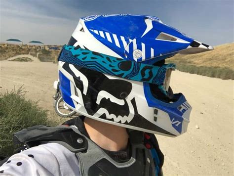 Dirt Bike Helmet Buyer's Guide - Dirt Bike Planet