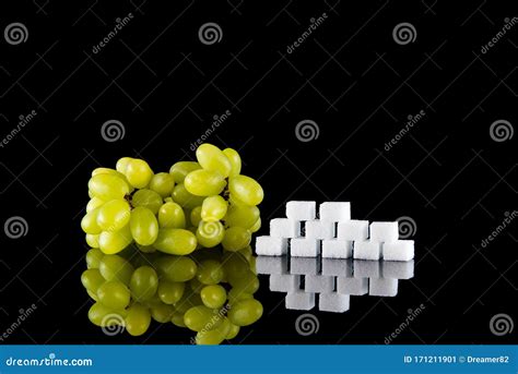 Grapes. Comparison of Sugar Content Stock Image - Image of loose, cubes ...