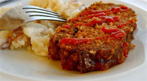 Classic Quaker Oats Meatloaf | Meatloaf with oats, Quaker oats meatloaf, Meatloaf