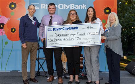 River City Bank donates $10,000 to Sacramento Steps Forward - River City Bank