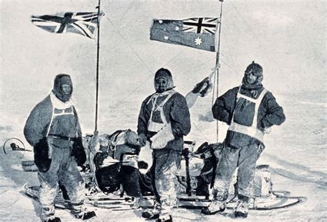 37 Photographs Documenting the Heroic Age of Antarctic Exploration