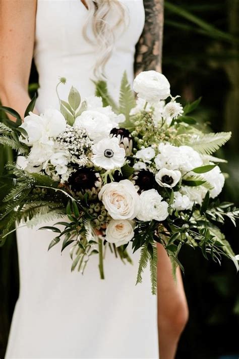 35 Green Black And White Wedding Ideas for Fall 2021 - EmmaLovesWeddings