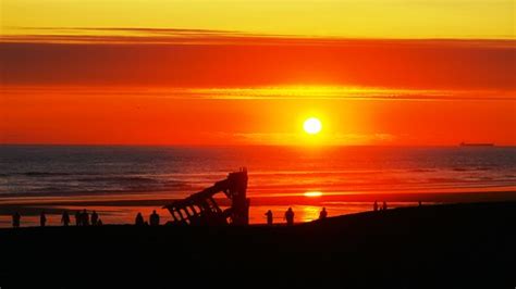 The Peter Iredale shipwreck at sunset | The Peter Iredale wa… | Flickr