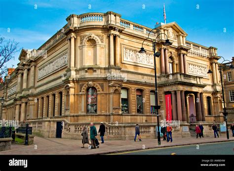 Wolverhampton Art Gallery Stock Photo - Alamy