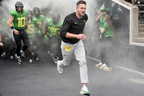 Oregon coach Dan Lanning's pregame speech goes viral ...